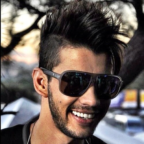 Unidos Por um Único Motivo, uma Única Paixão, um Único Idolo Chamado Gusttavo Lima. ♥ Since: 04/02/12 *-*