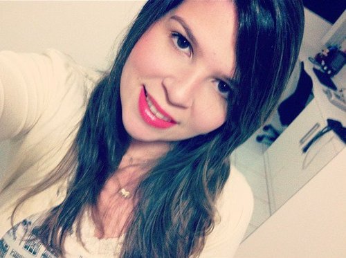 'Não tenho tempo pra mais nada, ser feliz me consome muito.' Clarice Lispector