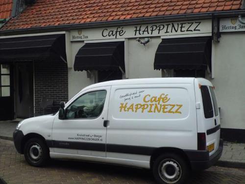 Café Happinezz gezelligheid voor jong & oud!!