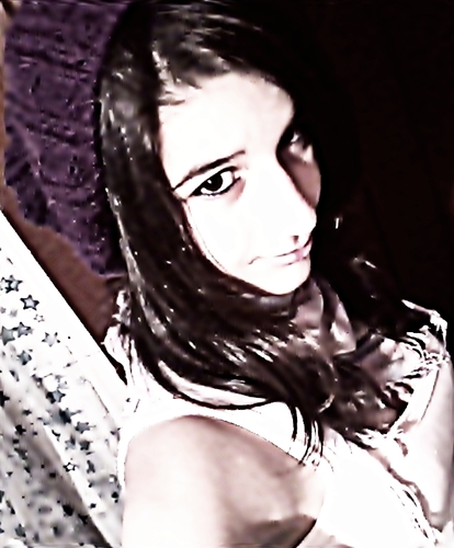 • 'Biografia {?}
Fala sério! Como vou resumir minha
vida aki no twitter?
;P