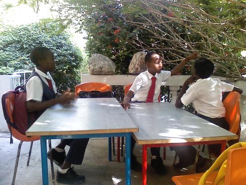 sans l'education On ne peut avoir un pays, alors si vous croyez en education, l'instittion d'education chretienne et centre de miracle et de restauration ...