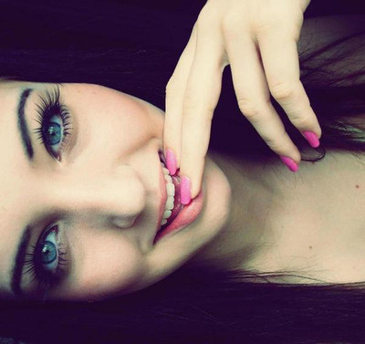 Sou chata,simpática,meiga,carinhosa,amiga,sincera e goida ;3 Amo rebeldes 3'