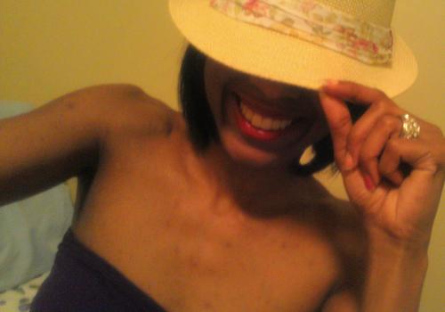 #LoyalFollower ...n love myself n love everything about love... love doesn't hurt lovein the wrong person does Gods Love never hurts you ; )