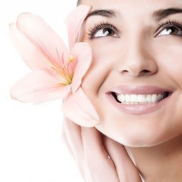 Vancouver’s Oceanbreeze Spa is best known for eyebrow threading, waxing, and hair straightening. Other services: hair styling, manis, pedis & massages.