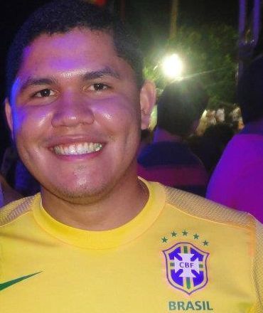 Natural de currais novos, noivo de Aline Anselmo, sócio administrador da LavanderiaTIROL. Ama o que faz e ama o que tem.Deus está sempre comigo watsap98120202