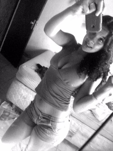 Talvez, o ciúme não seja um sentimento e sim um castigo. -Booooa @eaenegoO_ tteamooooh mtão..s22