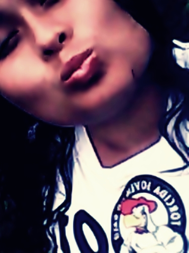 - Baixinha , invocada , legal mais as vezes chata . 19 aninhos .aquariiana . Apaixonada Pela TJG ,  Treeziana Fanática ,(L