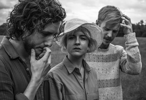 gabyandtheguns's profile picture. Album - Hav & horisont 19/11 ////////////On Spotify: http://t.co/qnblz9zHLF