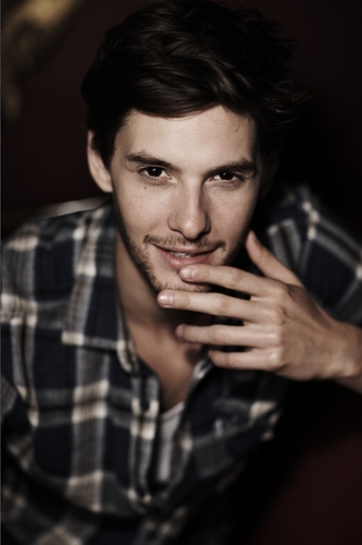 Official Twitter for https://t.co/jlQCjmBZem - a fansite dedicated to the English actor, Ben Barnes.