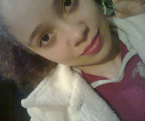 17 aninhos, Virginiana *--,Simpatica rsrsrs,amo animais,sou apaixonada pelo meu @GuHBueno93 . Segue que sigo de volta.