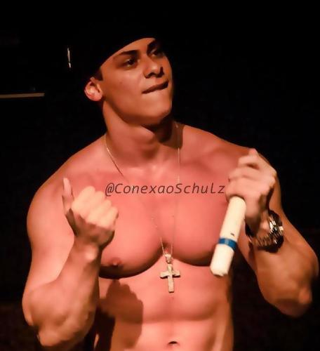 Fã Clube não oficializado para o @LeoschulzWOW  -  Since: 11 de Maio 2012 - Dona: @RayaneDevone