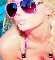 I'm that girl that was the sweetest thing in 8th grade.... then summer hit me. Wanna make out? ;)
#LETSGETWEIRD #babyanon #letsgosummer #teamfollowback