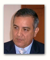 Cucuteño-patiense, Ingeniero Civil especialista en Ingeniería de Gestión Ambiental.