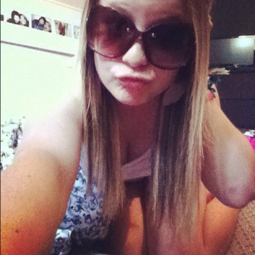 madidru's profile picture. music is my life, and i could not go a day without sining 3