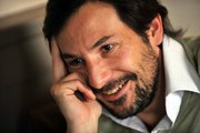 comique laïque. En vitrine sur @parispremiere, en prose dans @lepoint chroniqueur, écrivailleur. En scène pour rire des choses… ex #rtl #franceInter DAdeuxanes