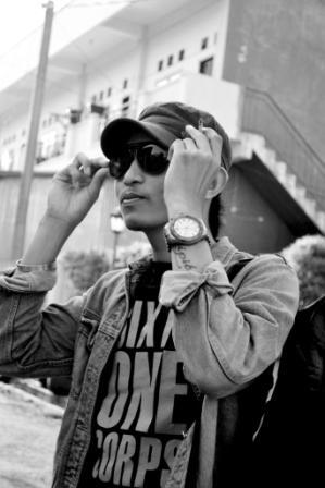 i was relaxed person, and not like a joke.
music is my life,
i feel empty without music


music my inspiration
