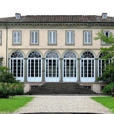 We try, create and sell values in real estate. We offer a wonderful world: ancient charming apartment for rent in Tuscany, Italy.
