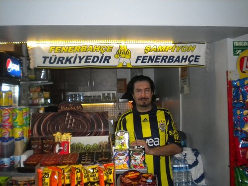 Sahip Olduğum Üç Şey İçin Allaha Şükrediyorum.. Müslümanım Türküm Fenerbahçeliyim Elhamdülillah ..