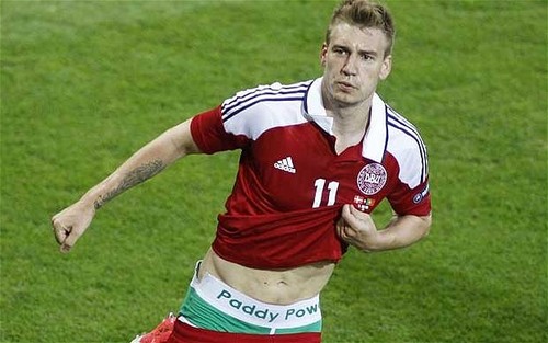 Official Twitter Nicklas Bendtner