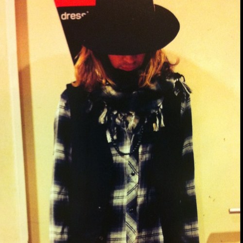 momoneko17's profile picture. SAINT LAURENT PARIS/HEDI SLIMANE/takahiromiyashitathesoloist/Number (n)ine/TENDERLOIN/JAPAN