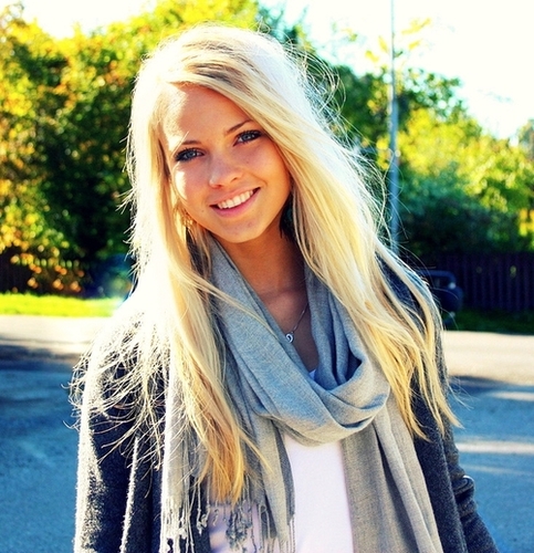 I am a chill person. Here to make people smie (: 
`i give free shoutouts - 
i love everyone


#TeamFollowBack ,- promises