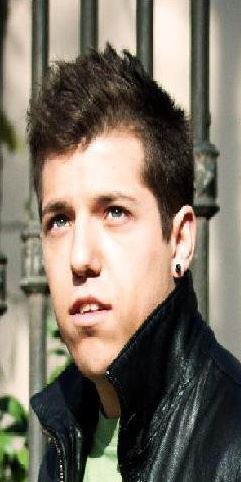 estudiante de publicidad y Amante de @Radiocram, Cuatro chicos de Barcelona wapisimos *____* y que cantan como angeles