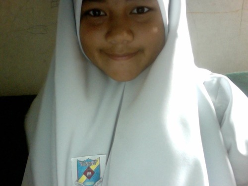 hey~13 years old~JESS~1 Wawasan~ Twitter is my second best friend forever ever and ever~Follow me~ I follow you back ~