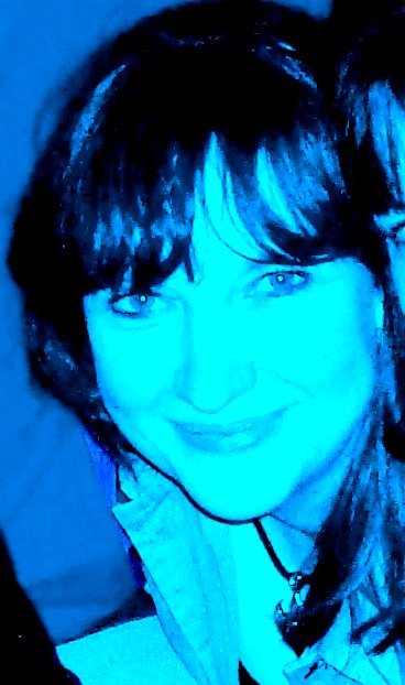 British Voice Over from Sheffield, Yorks, now living in California!
Podcast - Something a Little Brit Different on Polyglot Radio-London, England 🏴