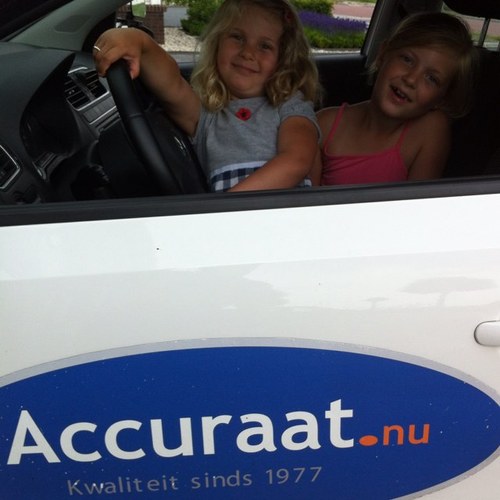 BrendaAccuraat's profile picture. Verkeersschool Accuraat: bromfiets, auto, motor en E achter B. LestBest. Hoog slagingspercentage. vaderHans en dochterBrenda getrouwd met @bjvdsteeg