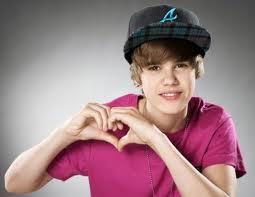 Me llamo Gise y soy gran admiradotade JUSTIN BIEBER igual de selena pro no tanto como justin me gusta hacer dports,mas patin q practico