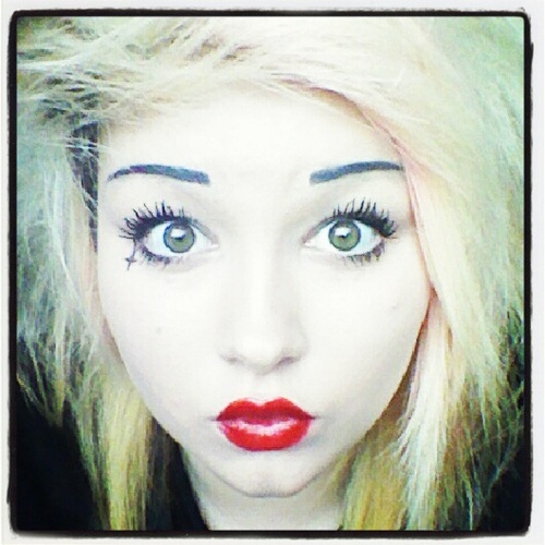 Chloe. Facebook: Chloe Stannard. Instagram: CHLO_CO_POPS. Follow me i follow back :3