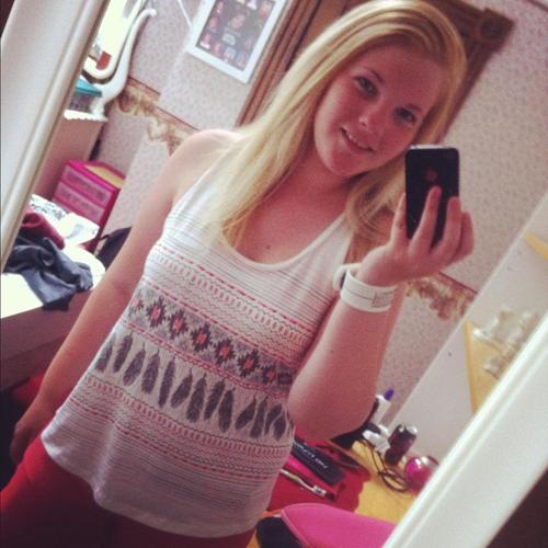 Brittany is Youtuber & actress ♥
She came to LA to make her dream come true
I love you,Brittany :)
~Brittany follows 05/18/2012~