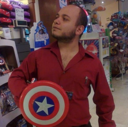 perbamo's profile picture. Cinéfilo de corazón, amante de las letras y la vida... seducido por la luna y las estrellas... eterno embelesado. mientras esté vivo, es época de romance.