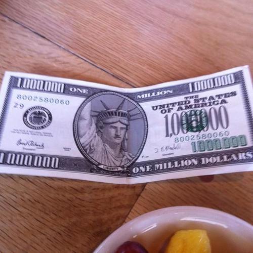 good sites to play at email me zhens@sbcglobal.net 
I am a member of a  site 
http://t.co/ZdXE3HAB
free to play plus they start u off with $5 to play with