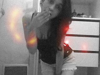 Sigam meu twitter ativo @meninarebeca