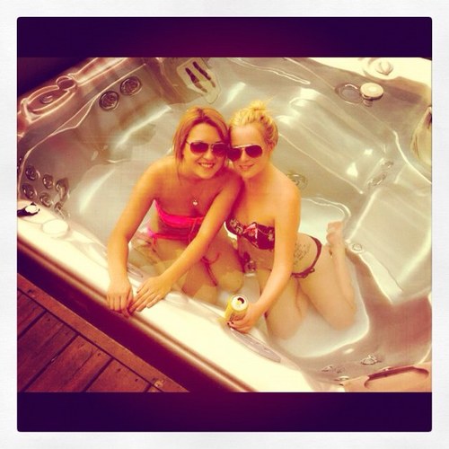 samnippard's profile picture. I love my friends, music & shiraz.