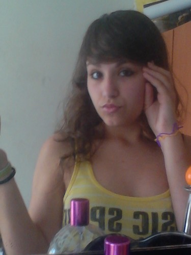 I am a normal girl. I have two dreams: to live in America(EE.UU) or London and meet to my six idols, the boys of One Direction and Justin Bieber.