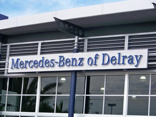 http://t.co/YFuwF6HcpV ... Mercedes Benz of Delray treats their customers like crap! Follow us and post your story of bad service!