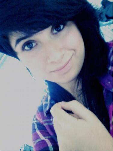 16 anos , DJ , Vj , Ex coliria da @CAPRICHO ♕ , chata , bipolar , AMO / PRECISO / VIVO @porramy_ ♥