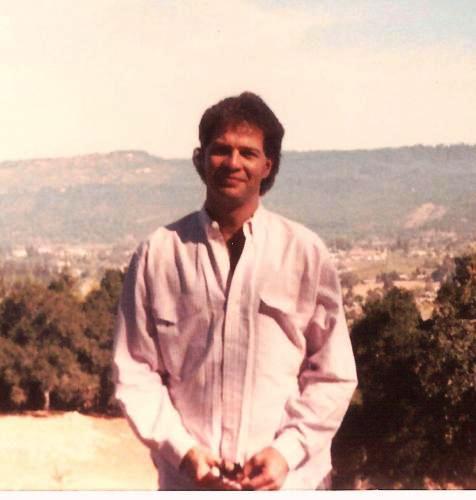 Wireless pioneer, avid golfer & racquetball player, crazy Steeler fan.  Love competition, music & travel.
