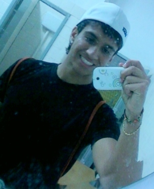 Esse seo jeito meio louca me faz feliz,  Amor que vai durar pra toda vida (♪)* @SaraGracez ♥ ;p