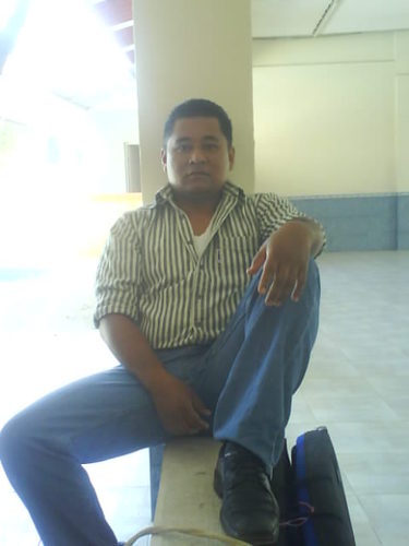 disfruto de buena música y soy muy amigable y padre y esposo cariñoso... bueno eso dicen jeje