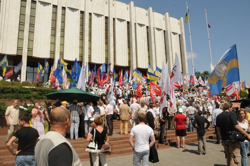 Офіційний акаунт Народного комітету захисту української мови біля Українського дому