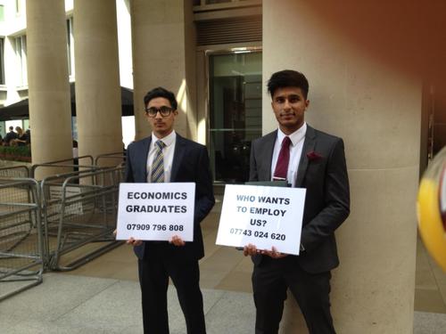 http://t.co/UvHTObsHyR    http://t.co/8oJvDwto3D

Trying to inspire new graduates!