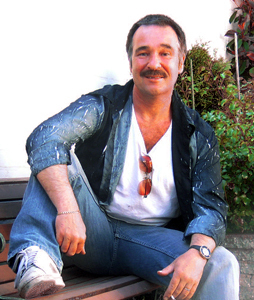 IanWilsonEndy's profile picture. I'm an English Man living in Holland, interests are playing guitar, song writing and recording and Internet Marketing