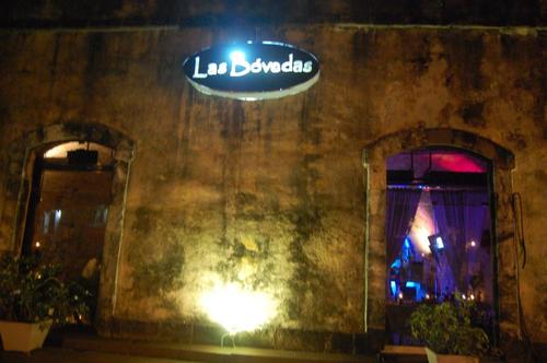 El mejor ambiente en el mejor lugar del Casco Antiguo de Panama, Musica en Vivo ..Reservas al 228-8058 / 228-8068