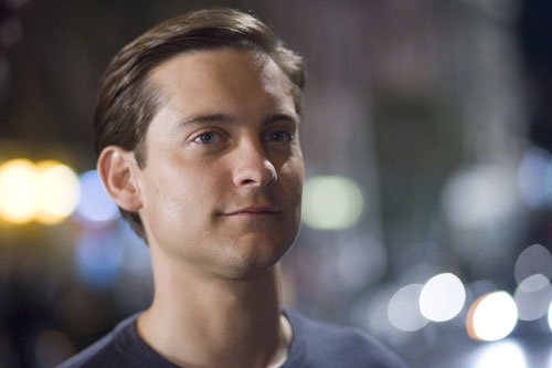 i am peter parker aka AMAZING SPIDERMAN,i save people lives every day and i work at the daily bugle & the future me is @futurespiderman #single