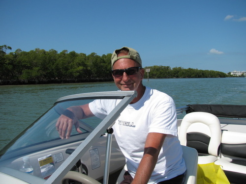 Ontario P/T realtor, avid boater,boarder,cyclist,golfer,cottager,baseball,hockey,american living in florida and ontario.
