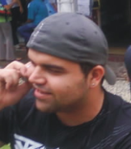 Estudante, solteiro, sócio diretor do Jornal Encontraqui no Vale do Aço, trabalho com artes gráficas e visuais em diversas cidades, publicidade e marketing...
