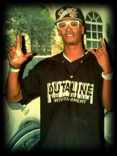 OuTaLine Ent. Young Country King, Willing&Ready for the Any&EverY!?..TeamTre/TeamOutALine/FATHER/Barber/Entrepreneur/Artist/Official/Free DeV Tre & Free Rick D
